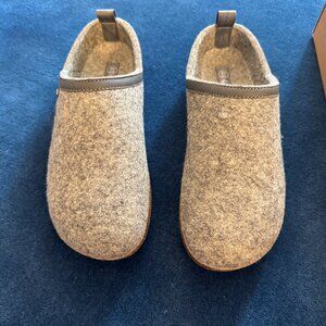 NEW Giesswein Wool Clog Size 10 (US)/ 43 (Eur)